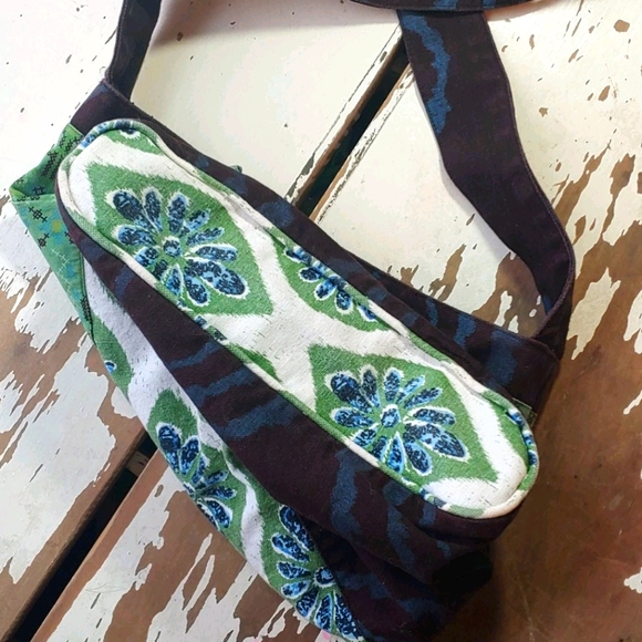 Yogic Nature Structured Cotton Bucket Crossbody - Picture 11 of 16